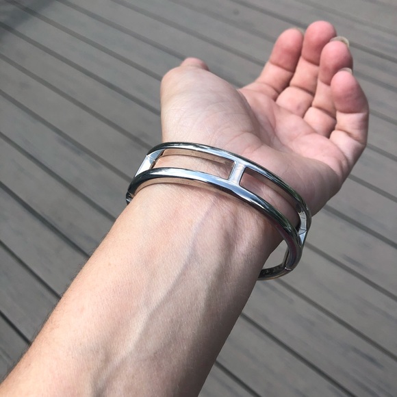 Rhinestone Flower bracelet - Picture 9 of 9